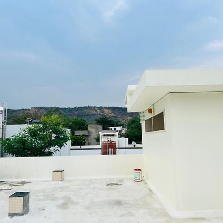 Private & Elegant 3Bhk Villa, Hillside Hideaway, 10 Mins From Mh Bus Stand Aurangabad  Ngoại thất bức ảnh